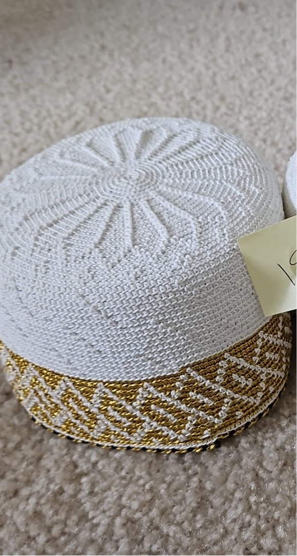 White topi kids size 19