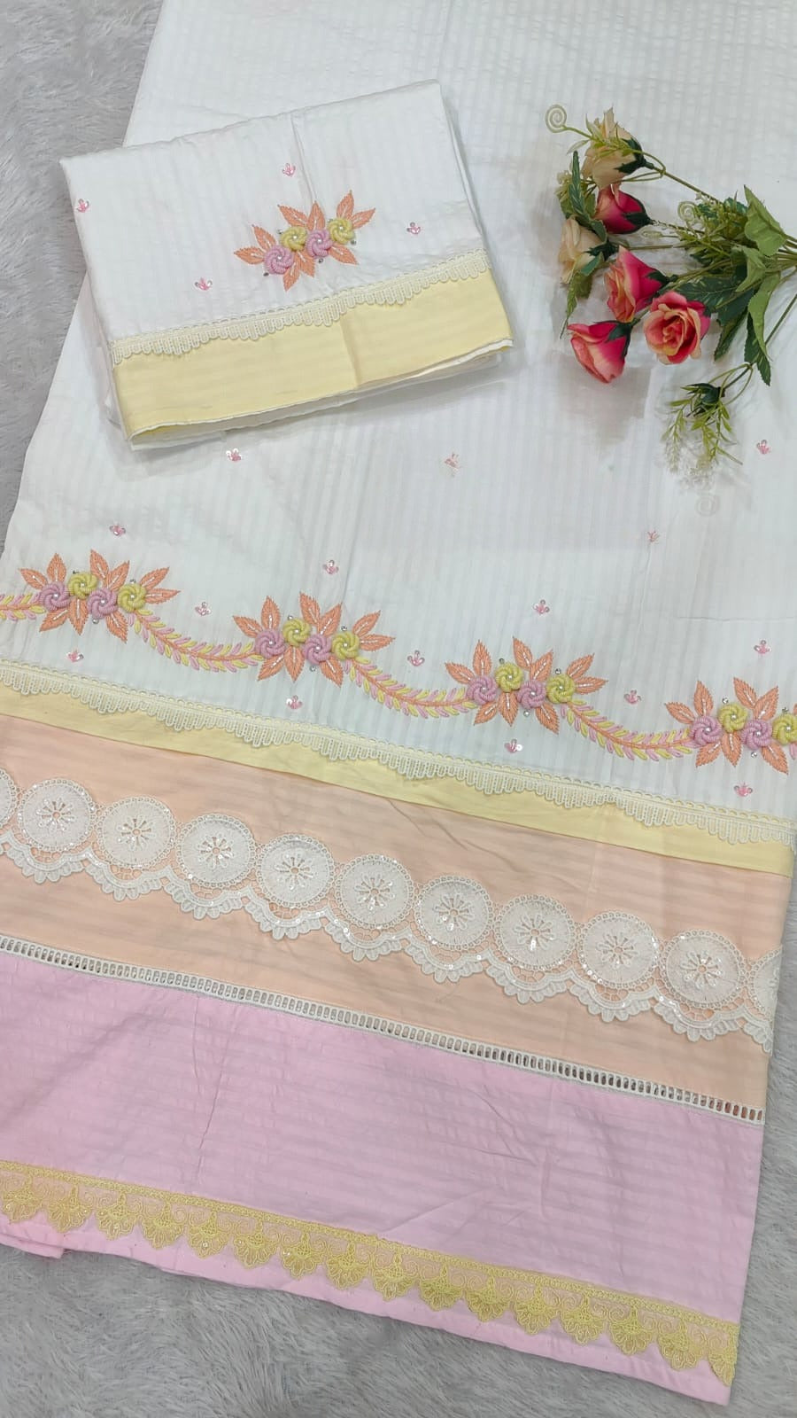 Bombay Elegant White Rida